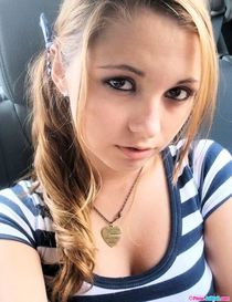 Elsa Jean eat cum with